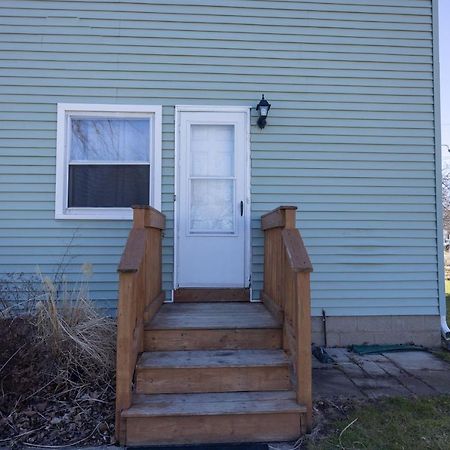 Cheerful Home With Free Parking And Wifi Рочестър Екстериор снимка